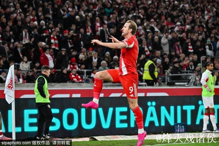 拜仁客场5球大胜斯图加 凯恩替补上演帽子戏法 拜仁客场5球大胜斯图加 凯恩替补上演帽子戏法